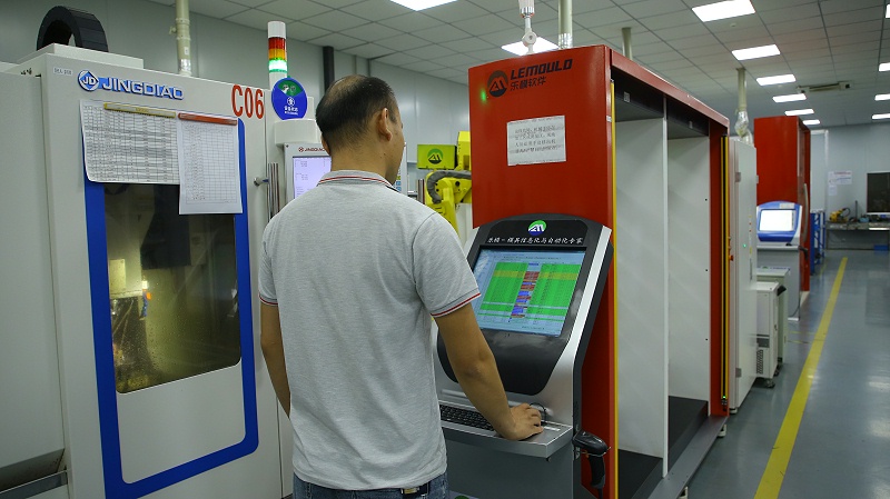 精密注塑模具加工